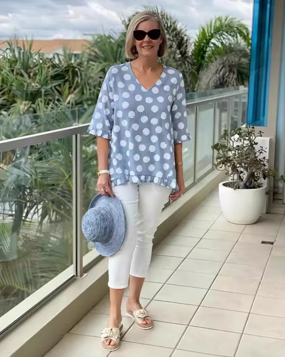 Noemi - V-Neck Printed Top